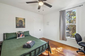 Stylish Room - Close to Convention Center and Hospitals